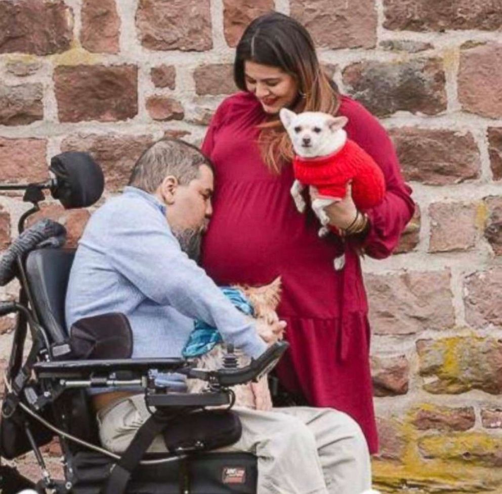 PHOTO: Visnu Gonzalez and Sahily Machado pose together during Machado’s pregnancy.