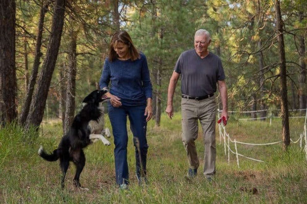 PHOTO: Carole and Verne King quit their job to find their dog.
