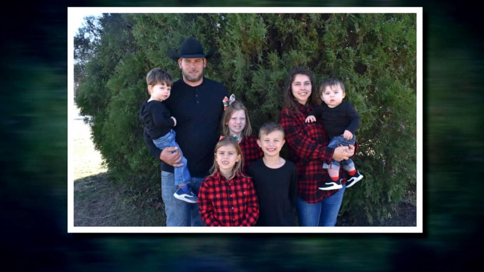 PHOTO: Nathan and Kayla Dahl, of Alvord, Texas, are pictured with their five children.