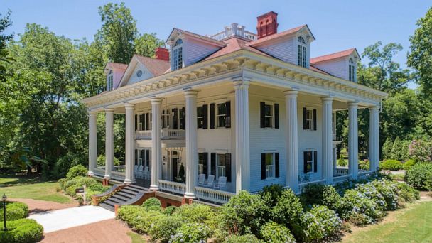 This mansion inspired the one in 'Gone With the Wind' and now it's for ...