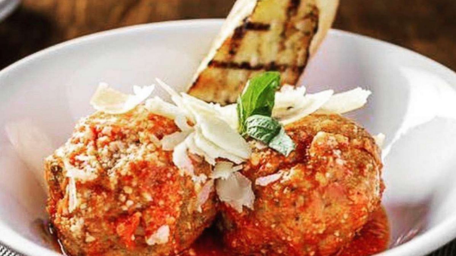 4 New Recipes To Help You Master The Art Of The Meatball - Chatelaine