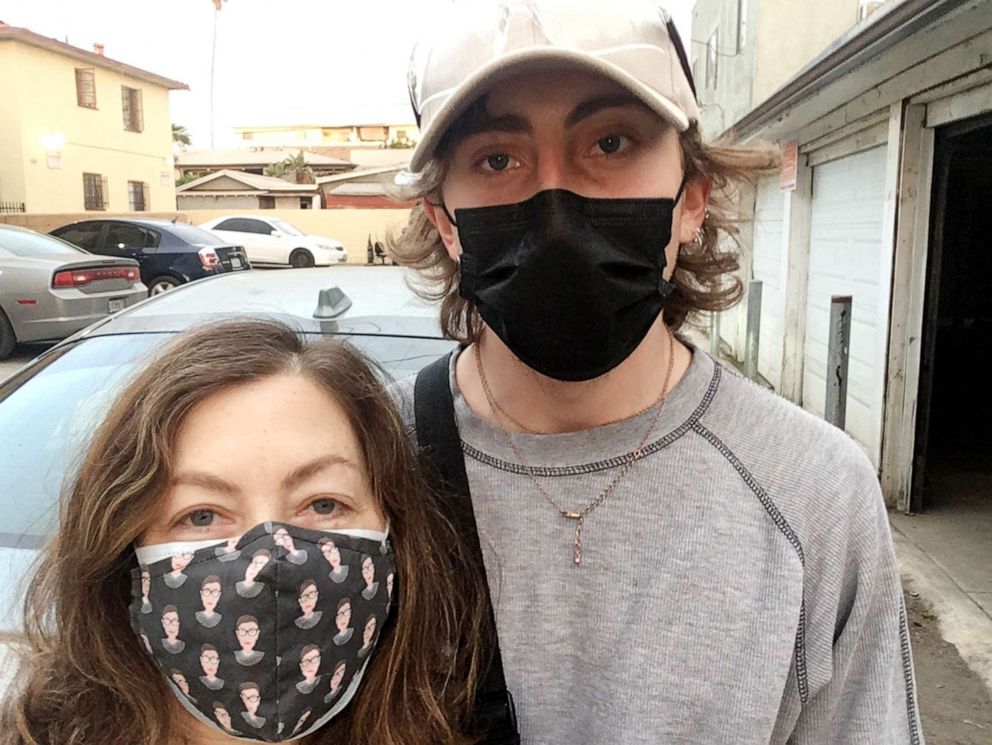 PHOTO: Annabelle Gurwitch and her child Ezra on moving day at their college.