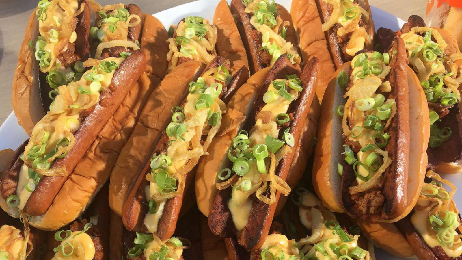 PHOTO: Chef Ryan Scott, a spokesperson for "GMA" sponsor King's Hawaiian, shared his recipe for Memorial Day hot dogs.