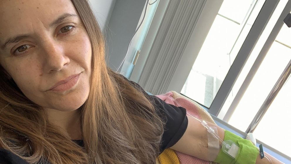 PHOTO: Sarah Wolfe, a 37-year-old mom of 2 in Los Angeles, was diagnosed with multiple sclerosis in 2018.