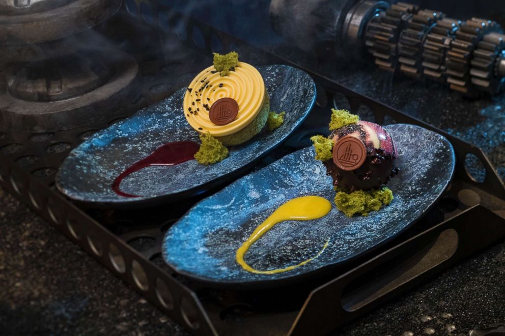 PHOTO: Star Wars Galaxy Edge Desserts