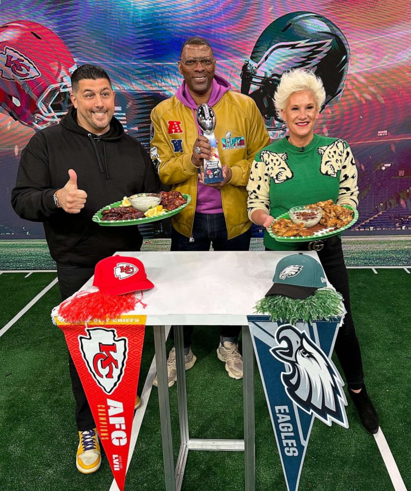 PHOTO: Chefs Joe Isidori with Anne Burrell for the "GMA" pre-Super Bowl tailgate.
