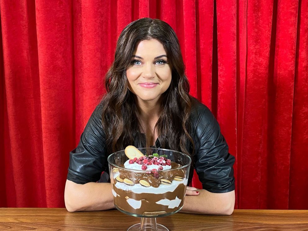 PHOTO: Tiffani Thiessen's no-bake chocolate mint trifle