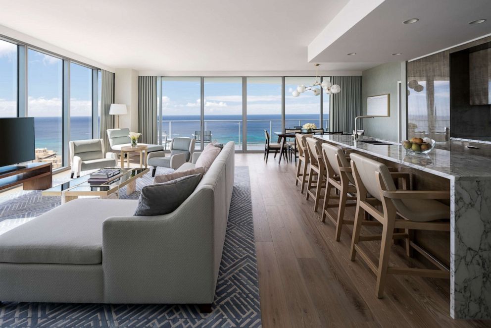 PHOTO: Ritz-Carlton Residences Waikiki Beach