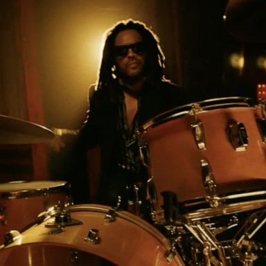 VIDEO: Lenny Kravitz premieres his new Super Bowl commercial