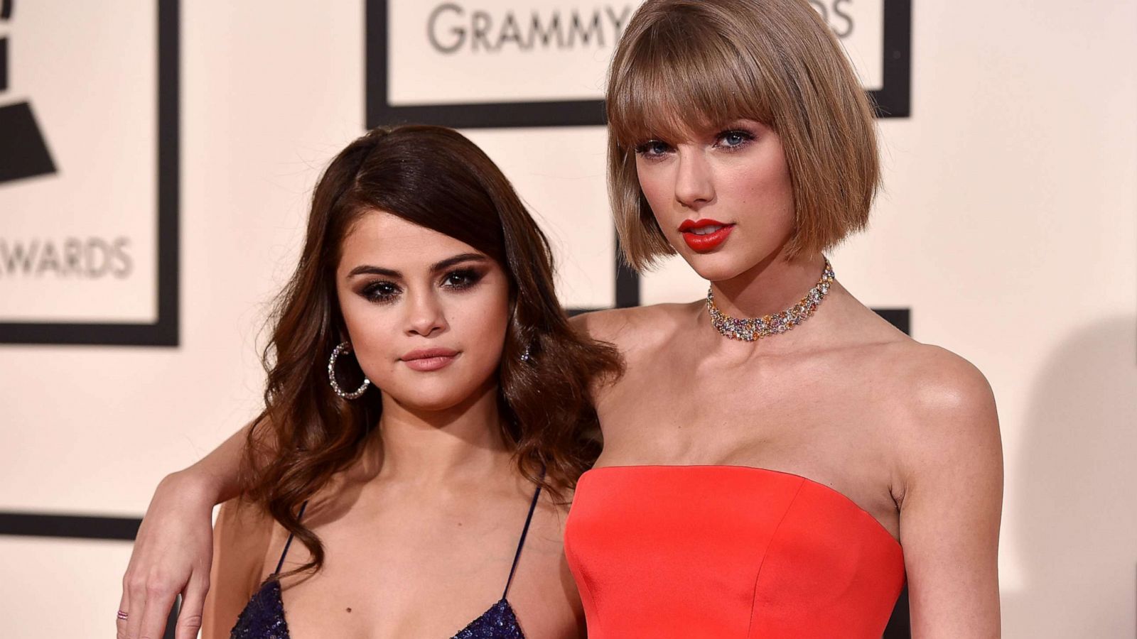 PHOTO: Recording artists Selena Gomez, left, and Taylor Swift attend The 58th GRAMMY Awards in Los Angeles, Feb. 15, 2016.