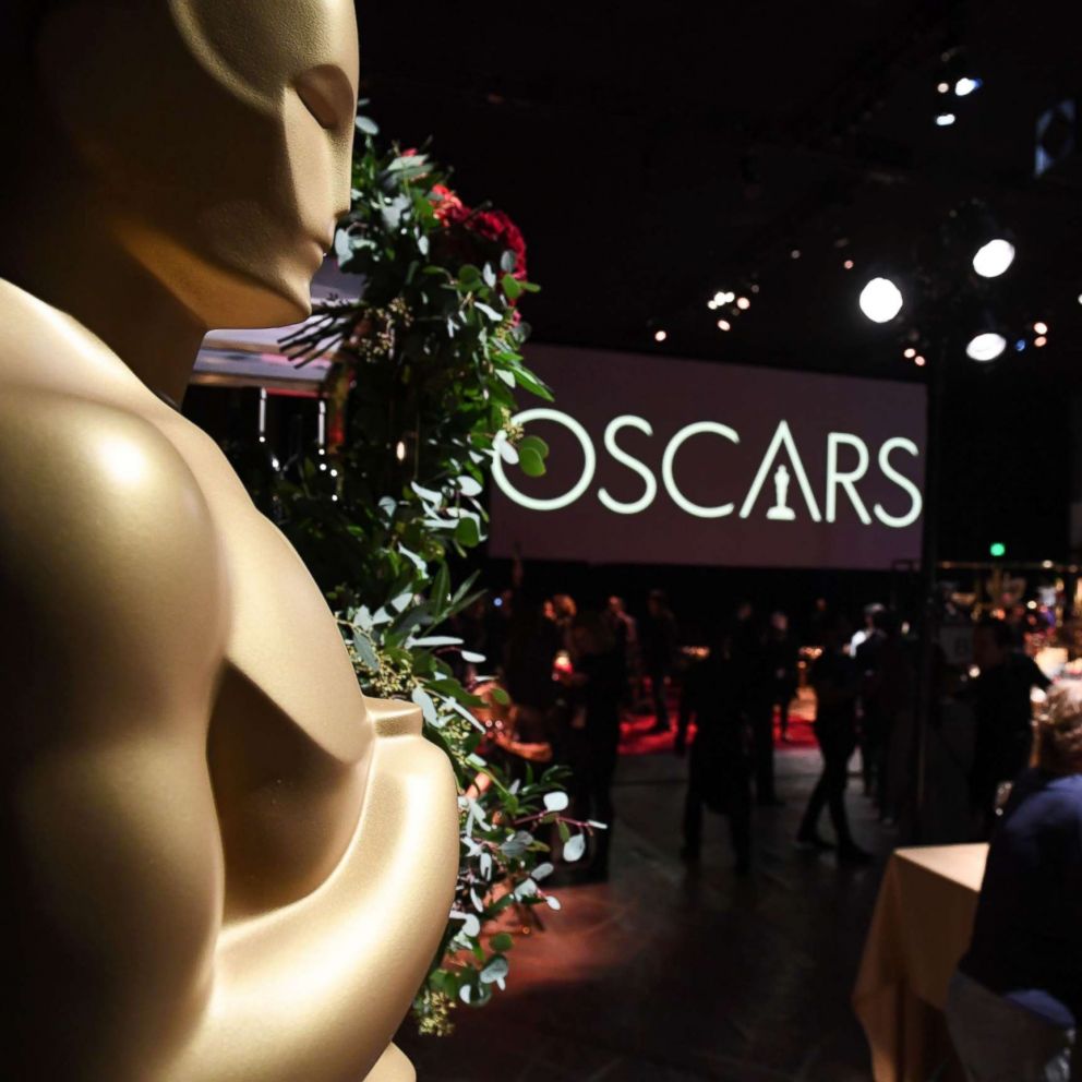 VIDEO: Oscars Governors Ball: 1,500 guests, 250 pounds of Parmesan cheese and 4,800 plates