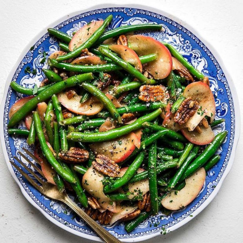 PHOTO: Green beans with apples and sage.