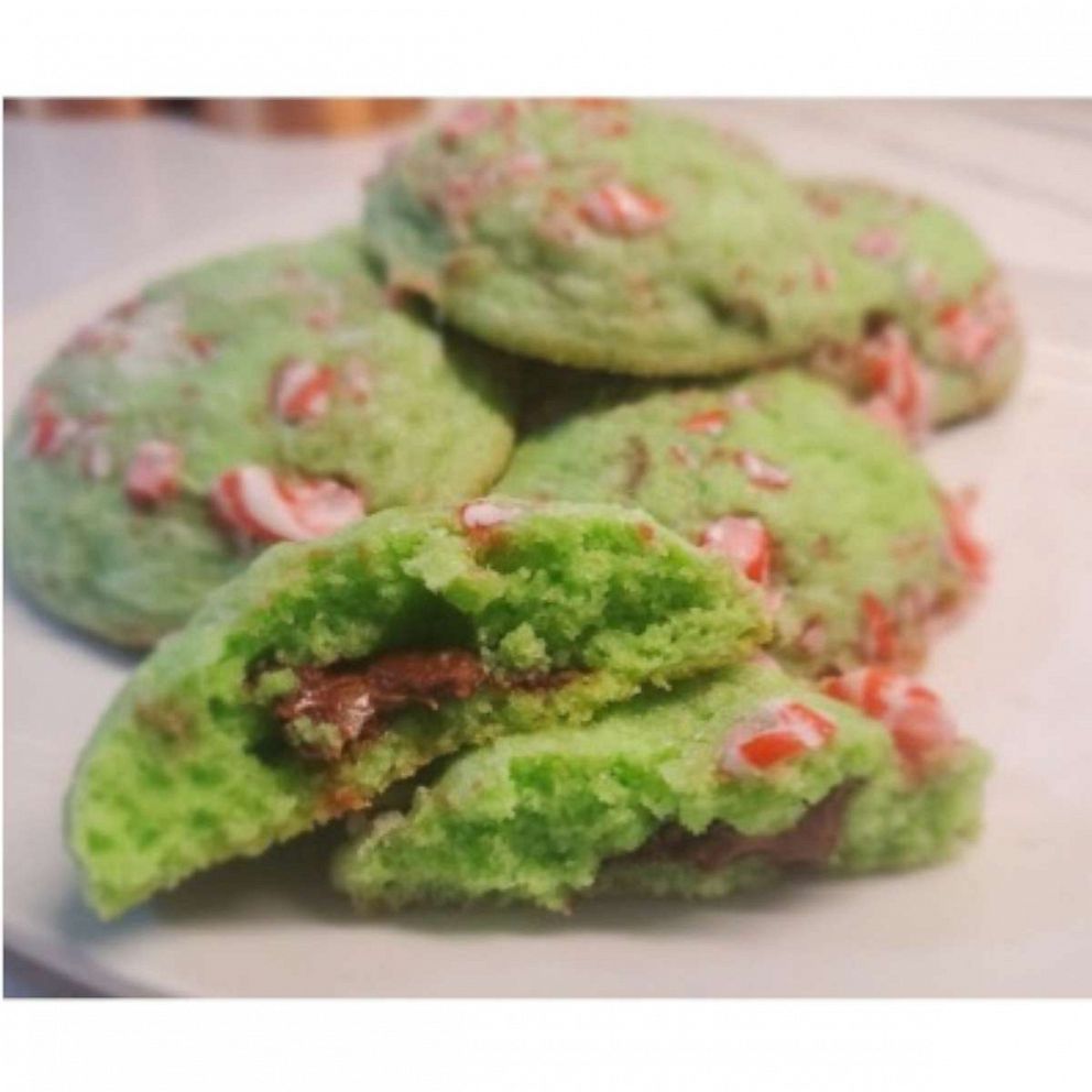 PHOTO: A peppermint cookie with Nutella.