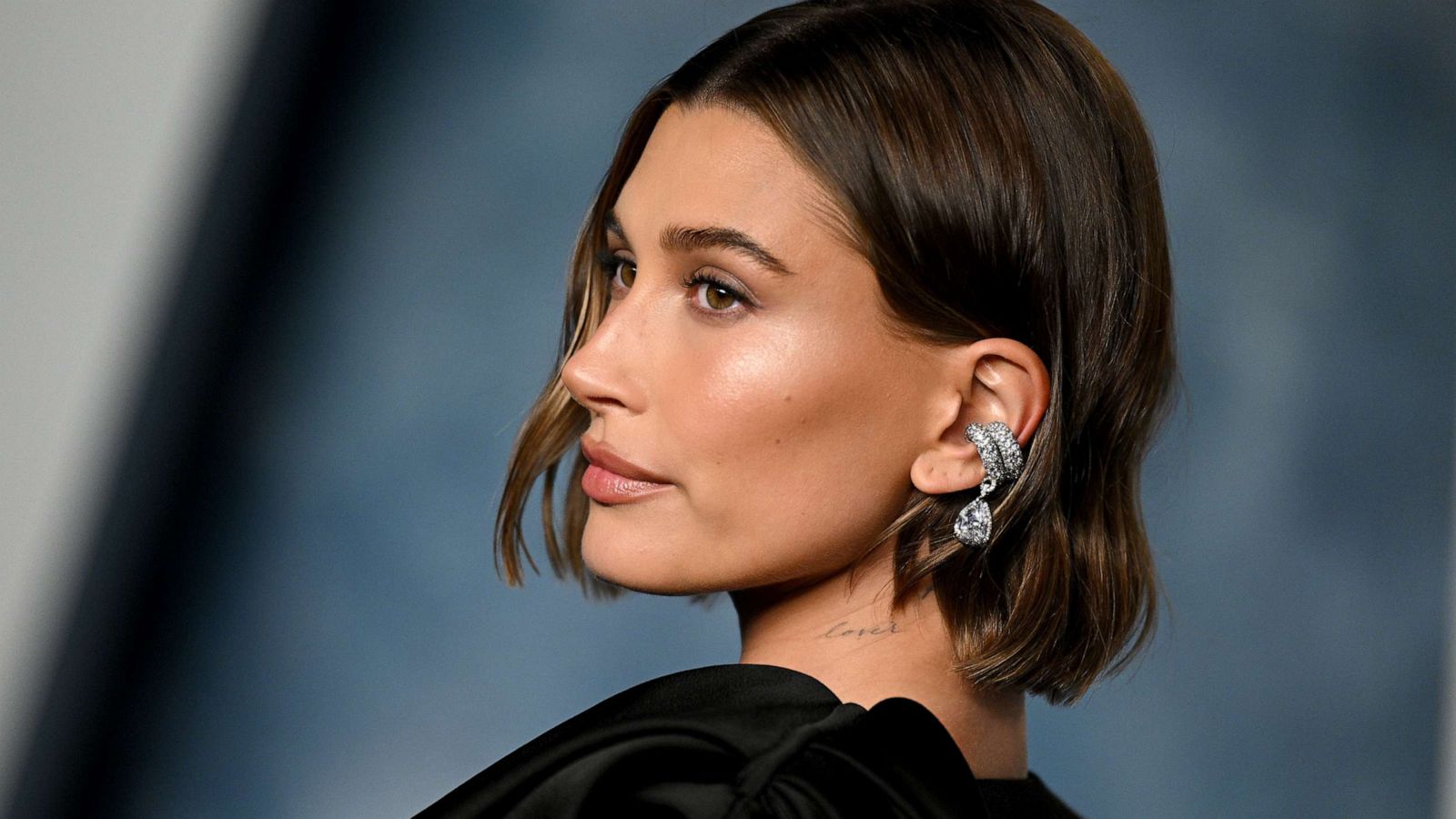 PHOTO: Hailey Bieber attends the 2023 Vanity Fair Oscar Party Hosted By Radhika Jones at Wallis Annenberg Center for the Performing Arts, March 12, 2023, in Beverly Hills, Calif.