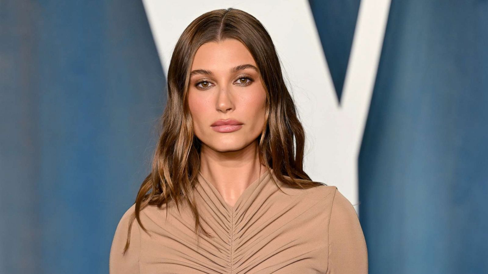 PHOTO: Hailey Bieber attends the 2022 Vanity Fair Oscar Party at Wallis Annenberg Center for the Performing Arts, March 27, 2022, in Beverly Hills, Calif.