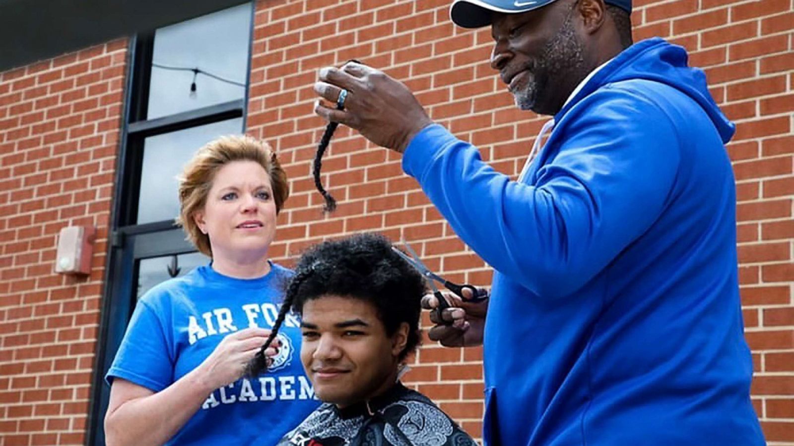 PHOTO: Kieran MoÃ¯se, 17, cut all of his 19-inch-long hair off and donated it to children battling cancer.