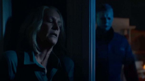 Review: Jamie Lee Curtis' Laurie Strode is now officially iconic in 'Halloween  Ends' - Good Morning America