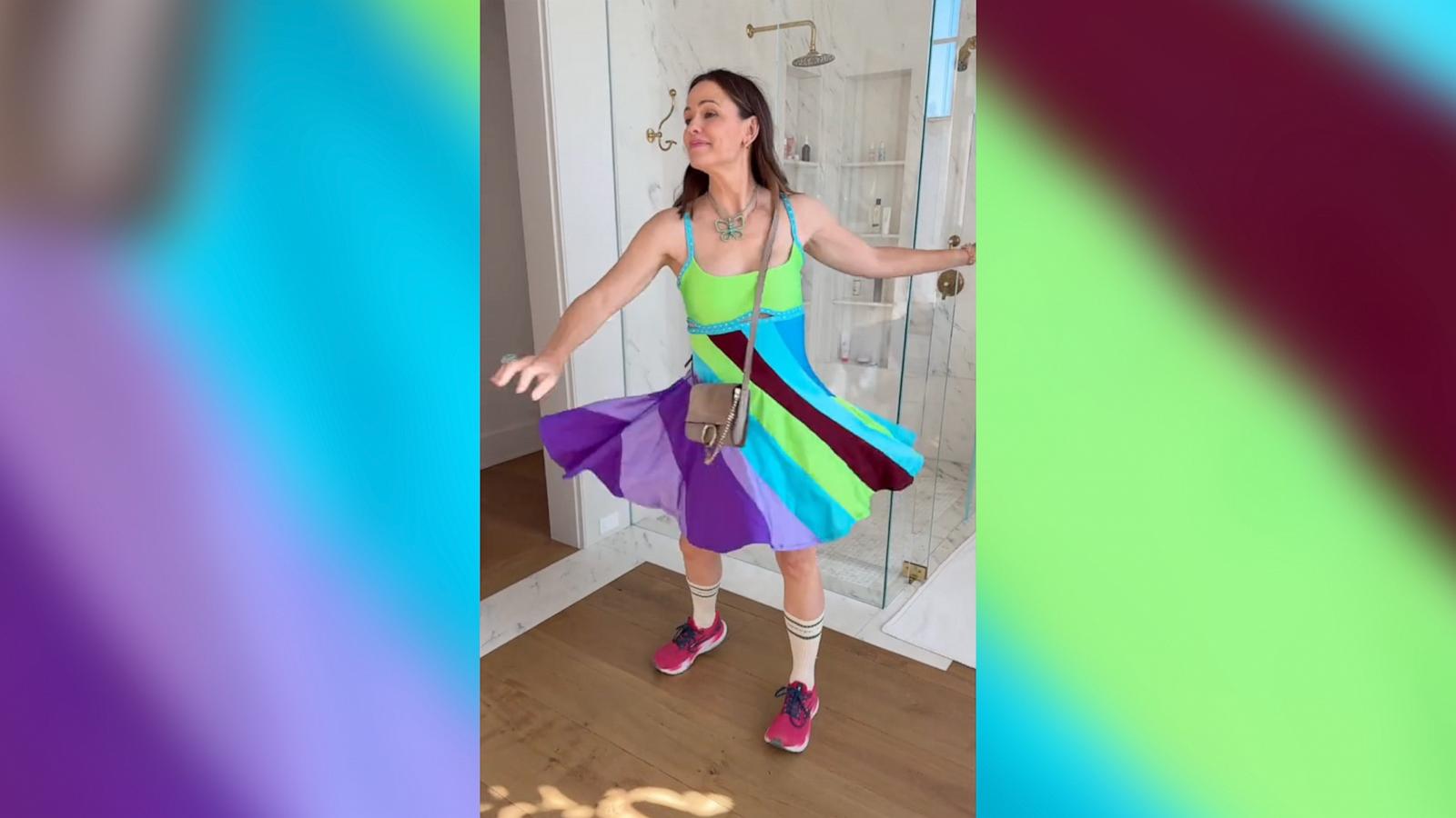 PHOTO: Jennifer Garner channeled her "13 Going on 30" character for Halloween.