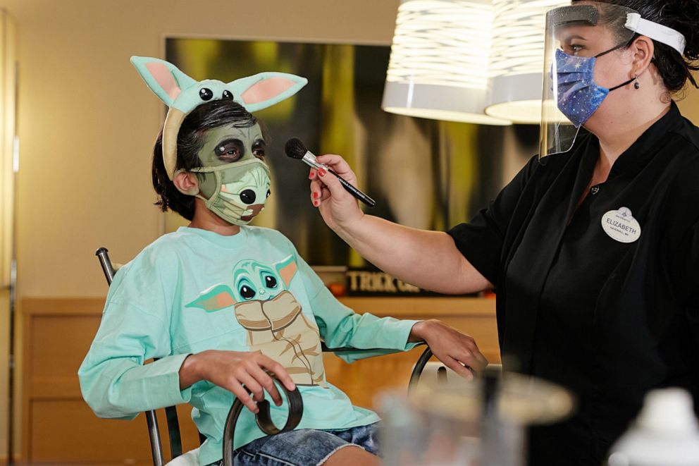PHOTO: Check out these Halloween mask-friendly makeup tips from Disney experts.