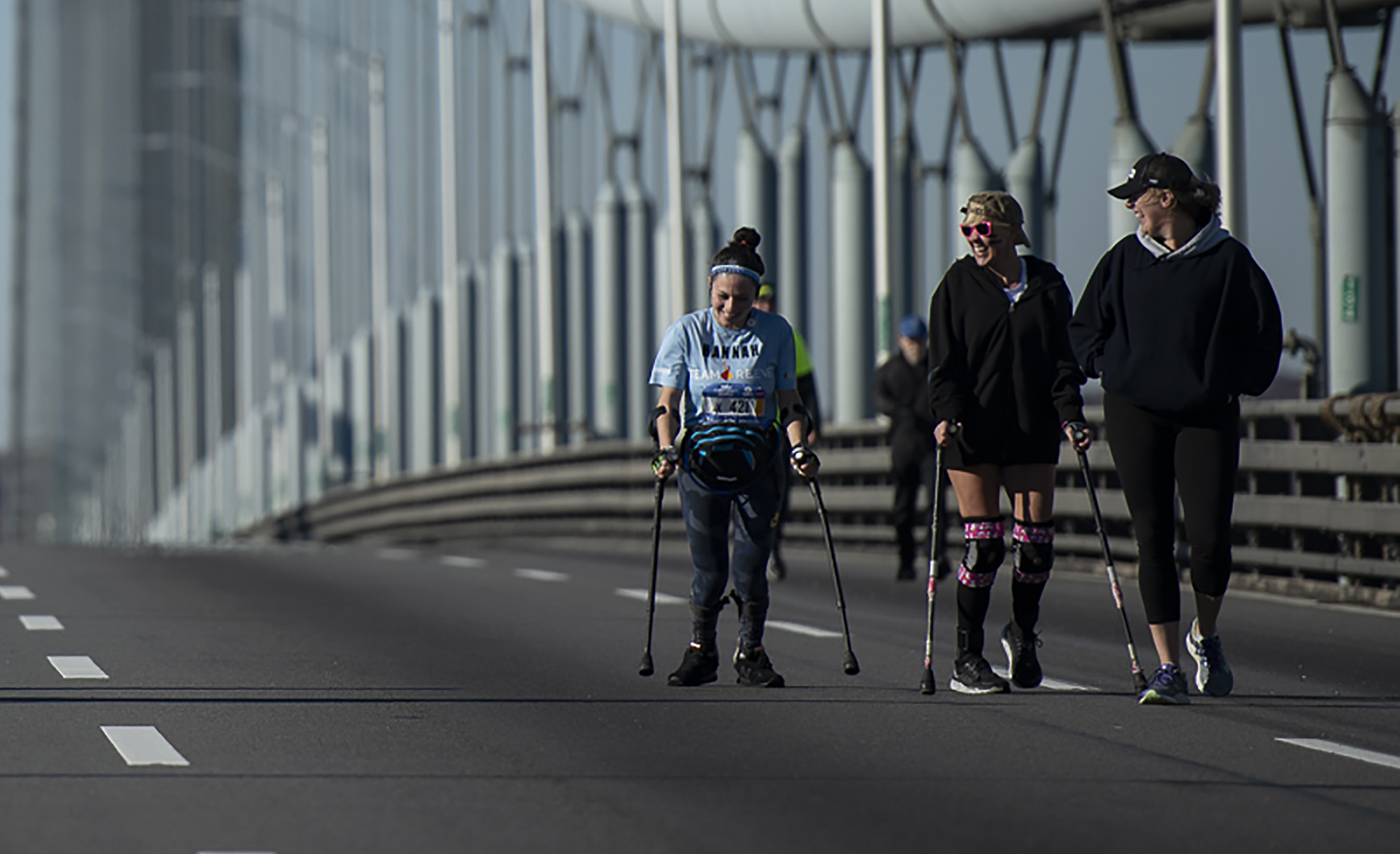 PHOTO: Hannah Gavios starts the New York City Marathon on the Verrazano-Narrows Bridge in New York, Nov. 5, 2018.