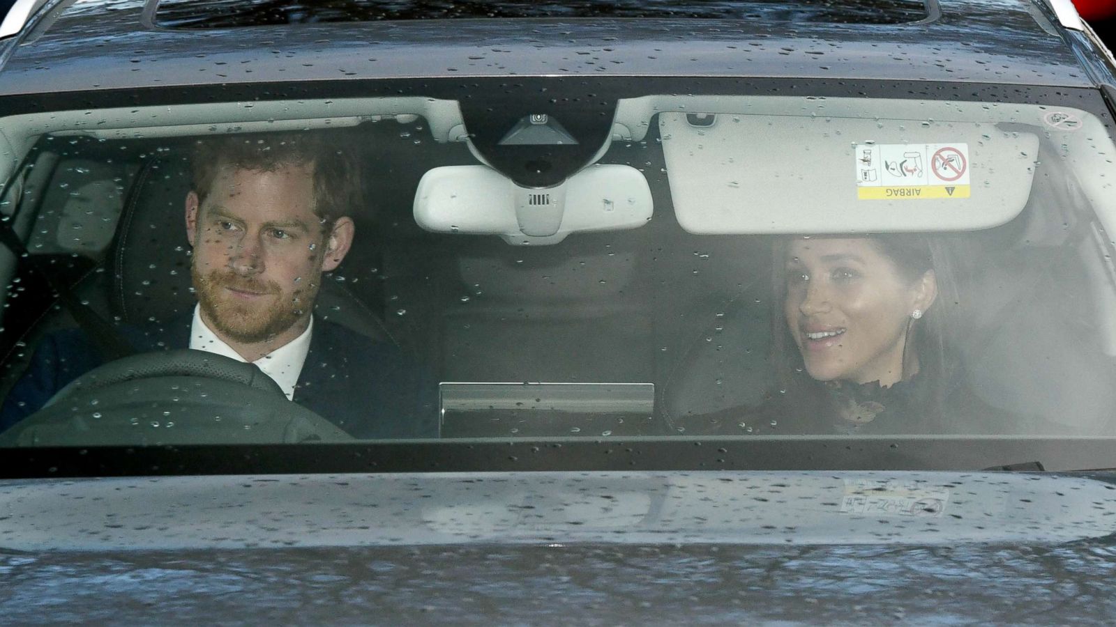 PHOTO: Prince Harry ,Duke of Sussex and Meghan Markle, Duchess of Sussex arrive at the Buckingham Palace For The Queen's Christmas Lunch, Dec. 19, 2018.