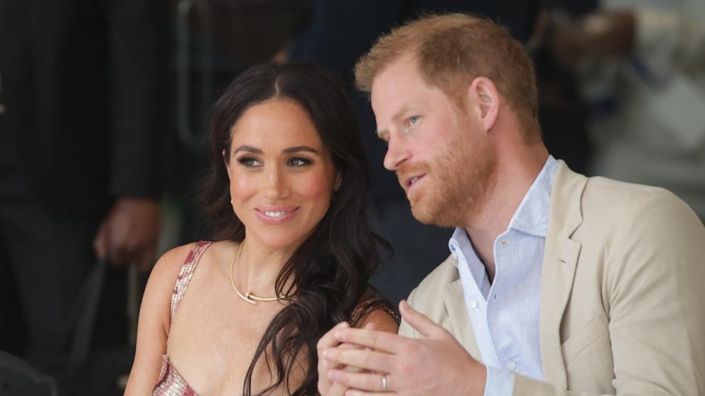 PHOTO: Prince Harry and Meghan Markle visit Colombia