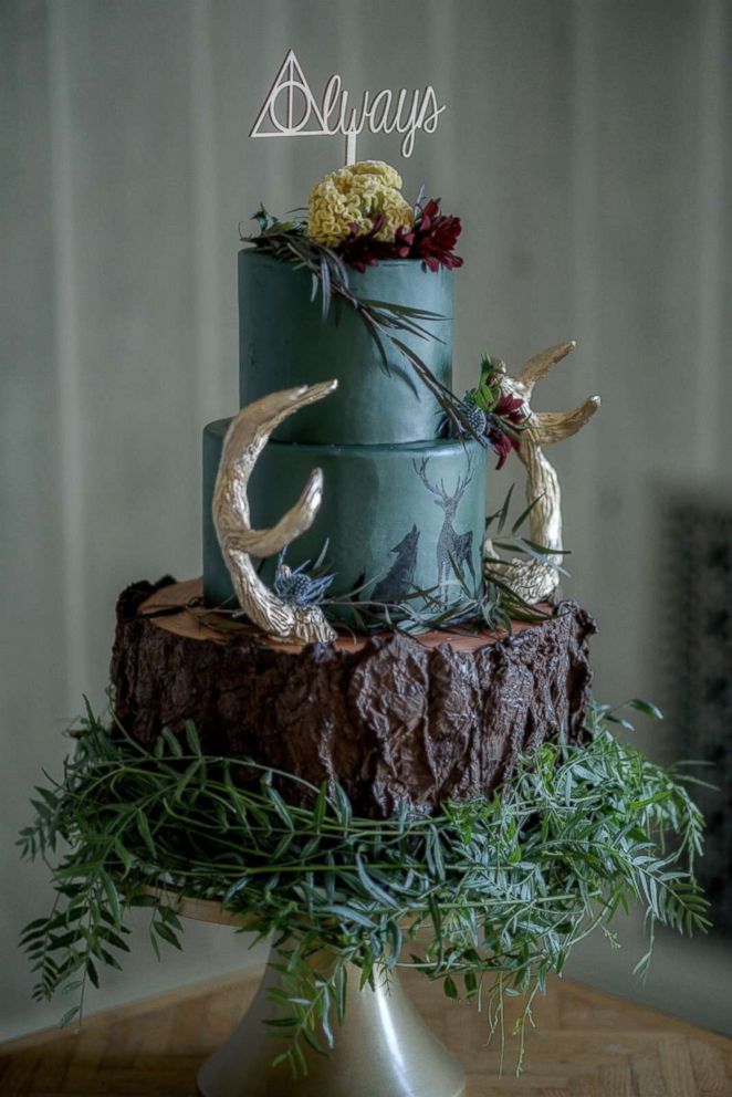 PHOTO: Sugar Lab Bake Shop created an extraordinary wedding cake.