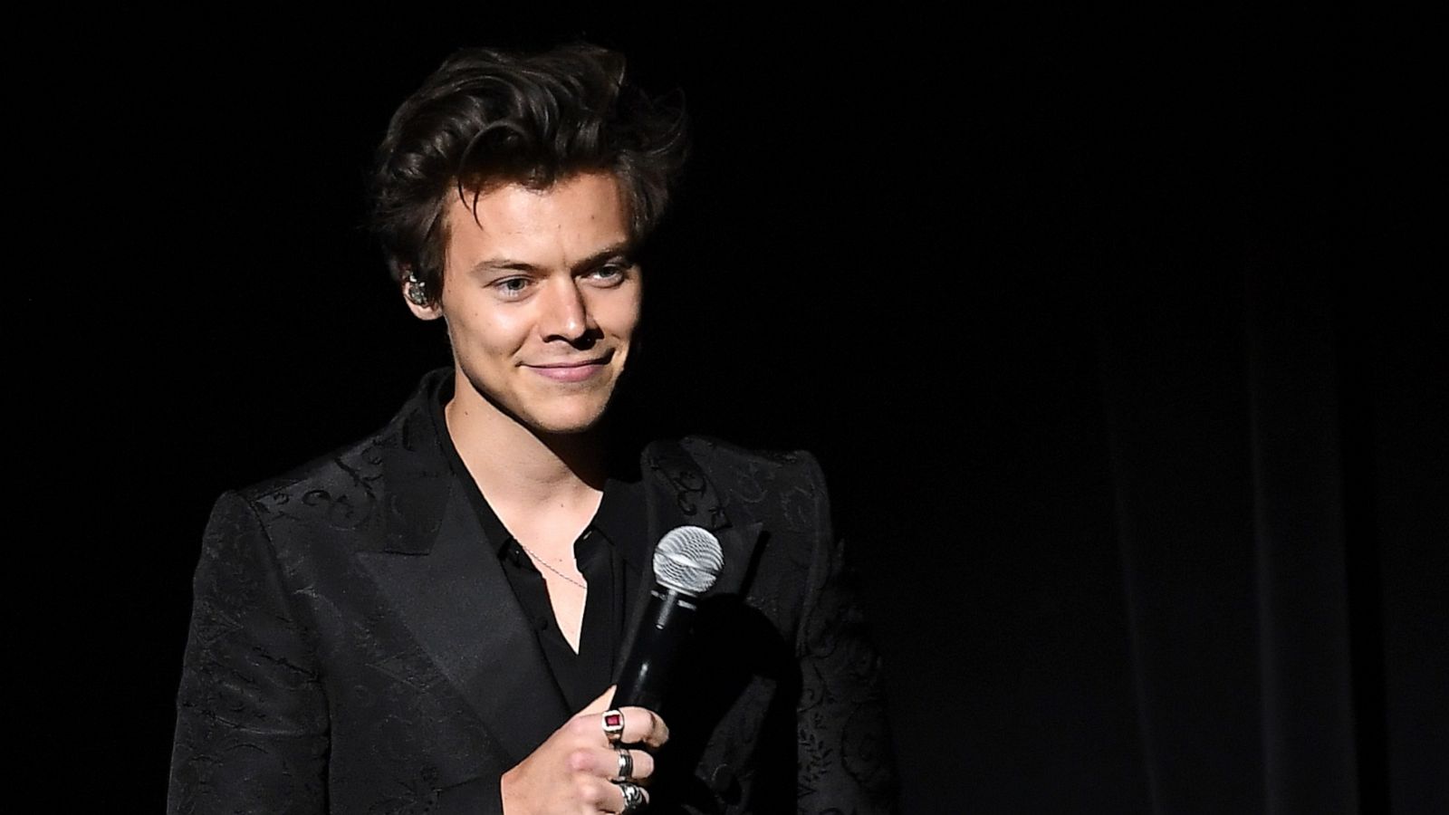 PHOTO: Musician/actor Harry Styles performs at the 2018 MusiCares Person Of The Year gala at Radio City Music Hall in N.Y., Jan. 26, 2018.