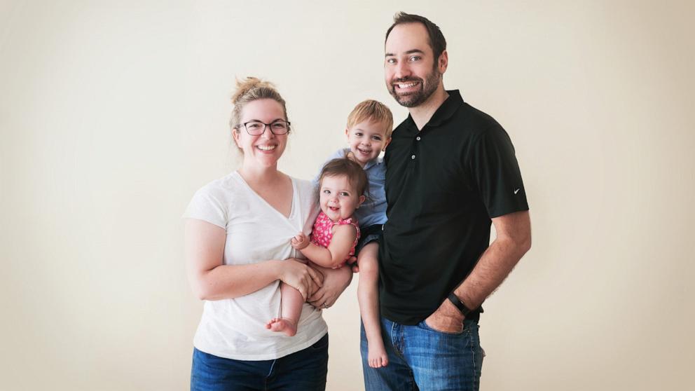 PHOTO: Deacon and Kim Hayes are pictured with their two children.