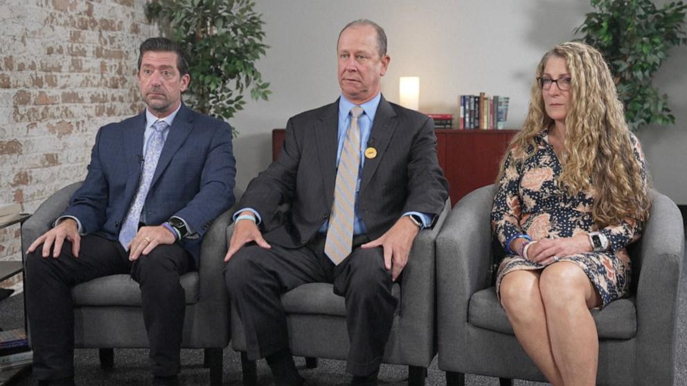 PHOTO: Stephen Gruver, left, and Evelyn and Jim Piazza speak with ABC News' Janai Norman in an interview that aired Sept. 25, 2017, on "Good Morning America."