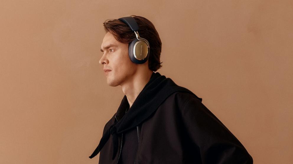 PHOTO: Bowers & Wilkins Px8 S2 headphones in Midnight Blue