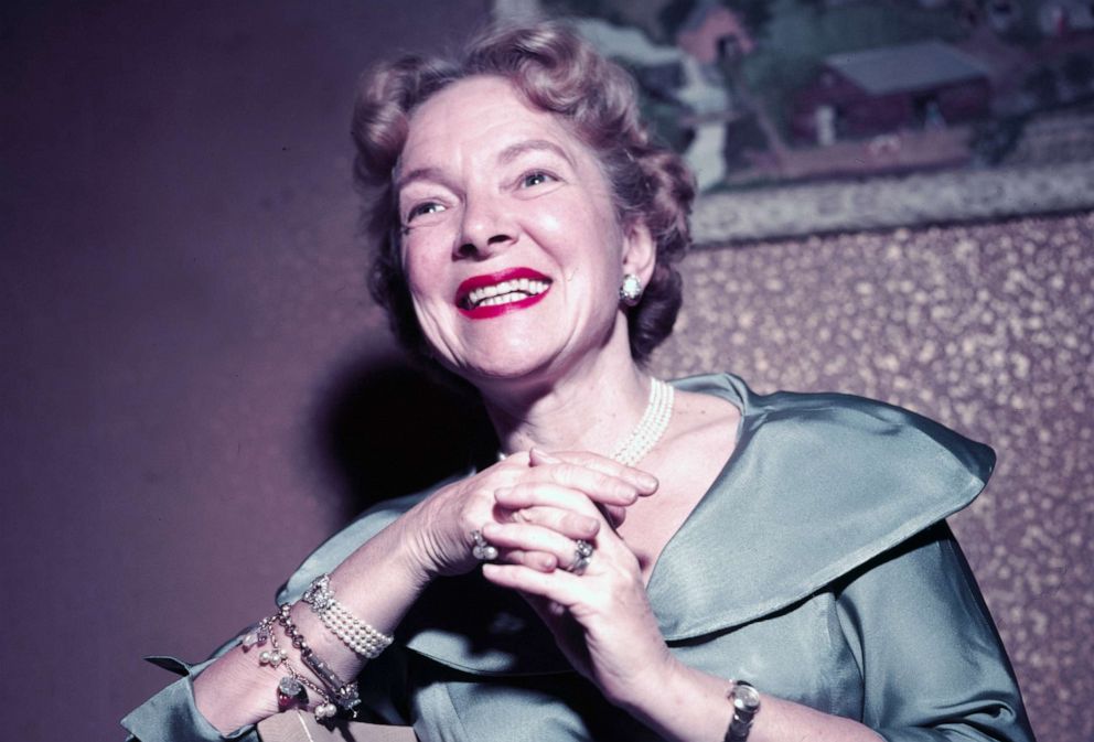 PHOTO: Helen Hayes poses for a portrait in 1955.