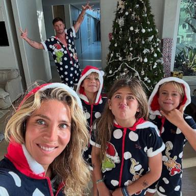 PHOTO: In a post made to her Instagram account, Elsa Pataky is seen celebrating Christmas with husband Chris Hemsworth and their children.