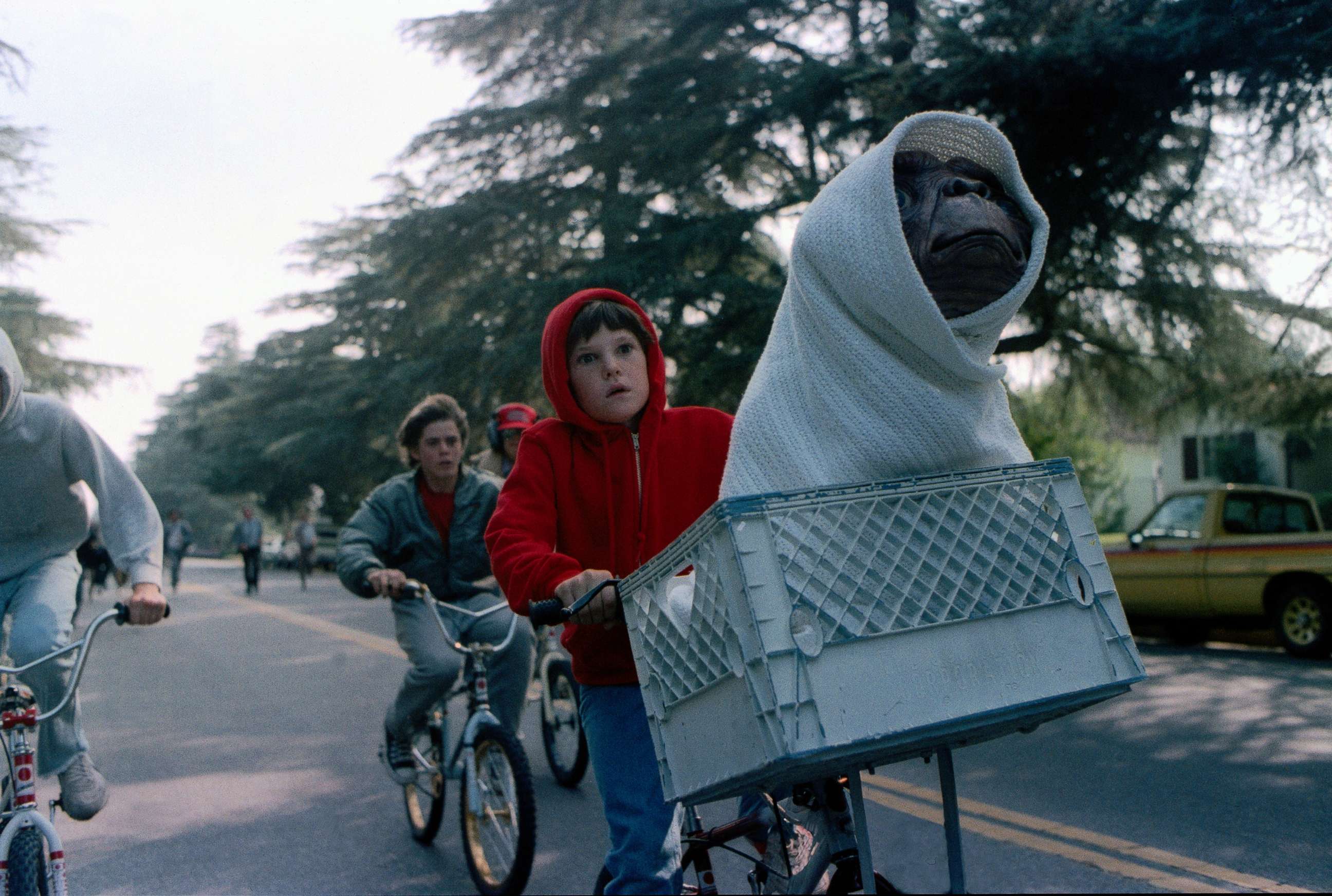 Henry Thomas reminisces about 'E.T.' as the movie turns 40