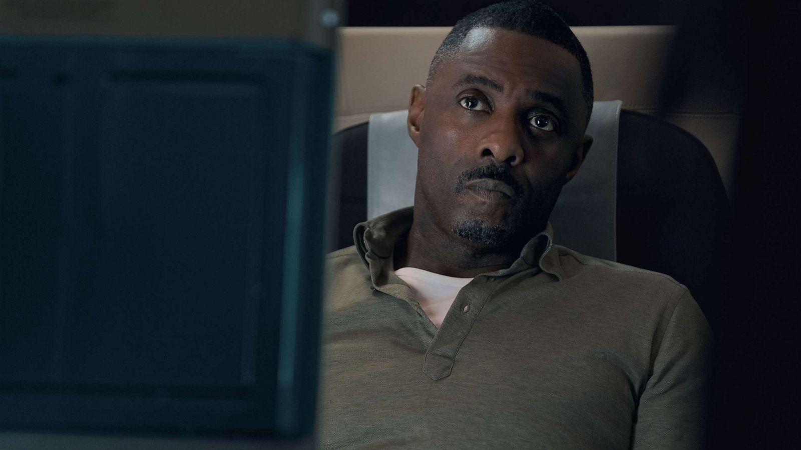 PHOTO: Idris Elba in a scene from "Hijack."