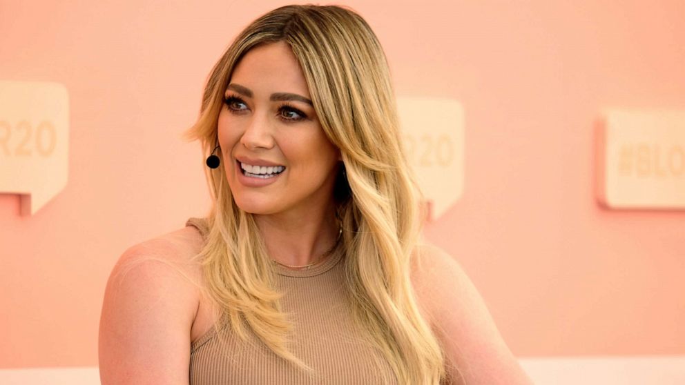 VIDEO: Hilary Duff explains what her role in ‘Lizzie McGuire’ Disney+ series means to her.