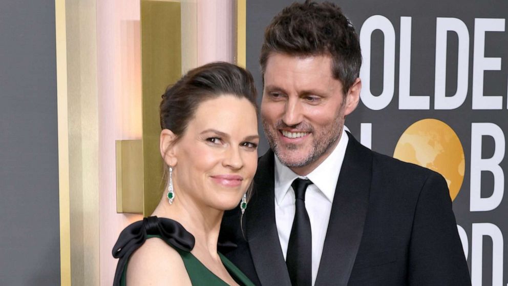 PHOTO: Hilary Swank and Philip Schneider attend the 80th Annual Golden Globe Awards at The Beverly Hilton on January 10, 2023 in Beverly Hills, Calif.