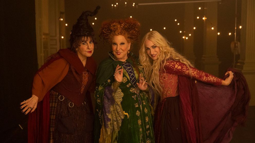 PHOTO: The stars of Hocus Pocus 2 are shown.