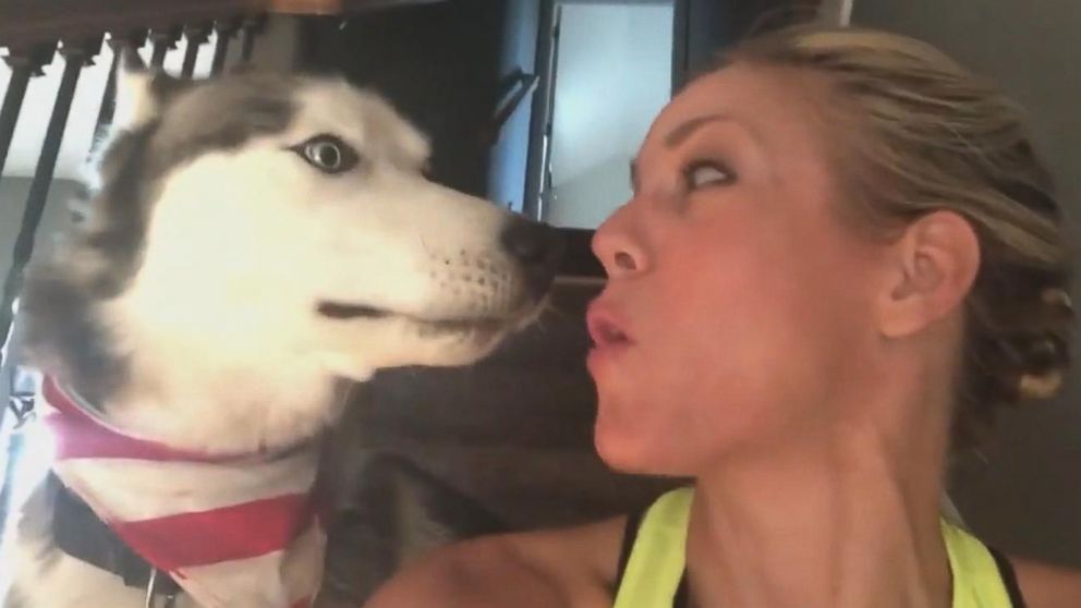 VIDEO:A Husky owner and her dog have a duet 
