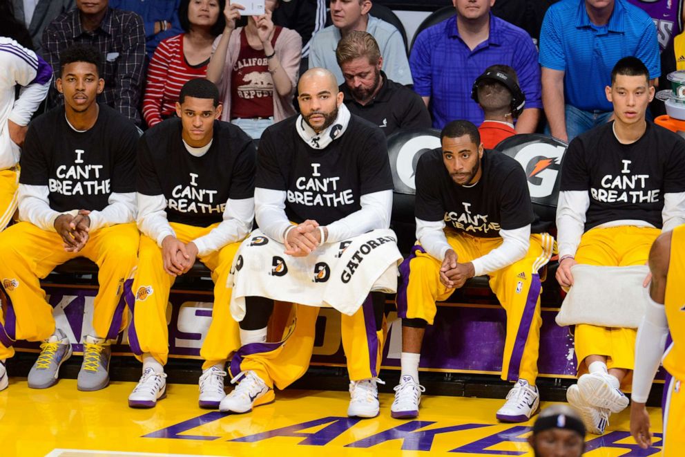 PHOTO: Nick Young, Jordan Clarkson, Carlos Boozer, Wayne Ellington and Jeremy Lin wear an "I Can't Breathe" t-shirt to protest the death of Eric Garner at Staples Center on Dec. 9, 2014 in Los Angeles.