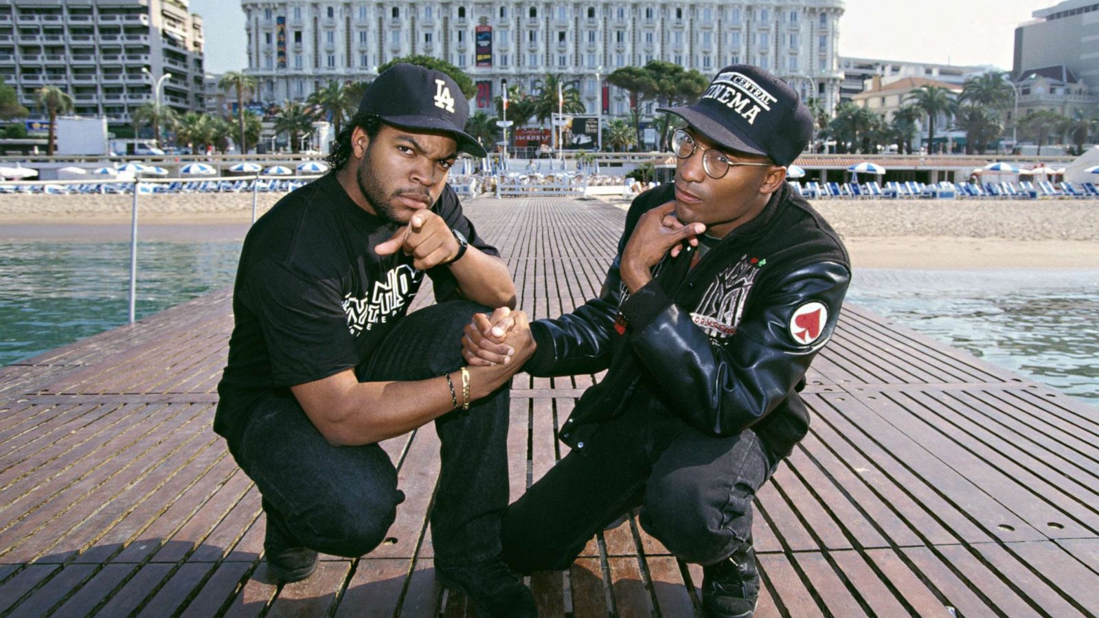 PHOTO: Ice Cube et John Singleton in Cannes, France, 1991.
