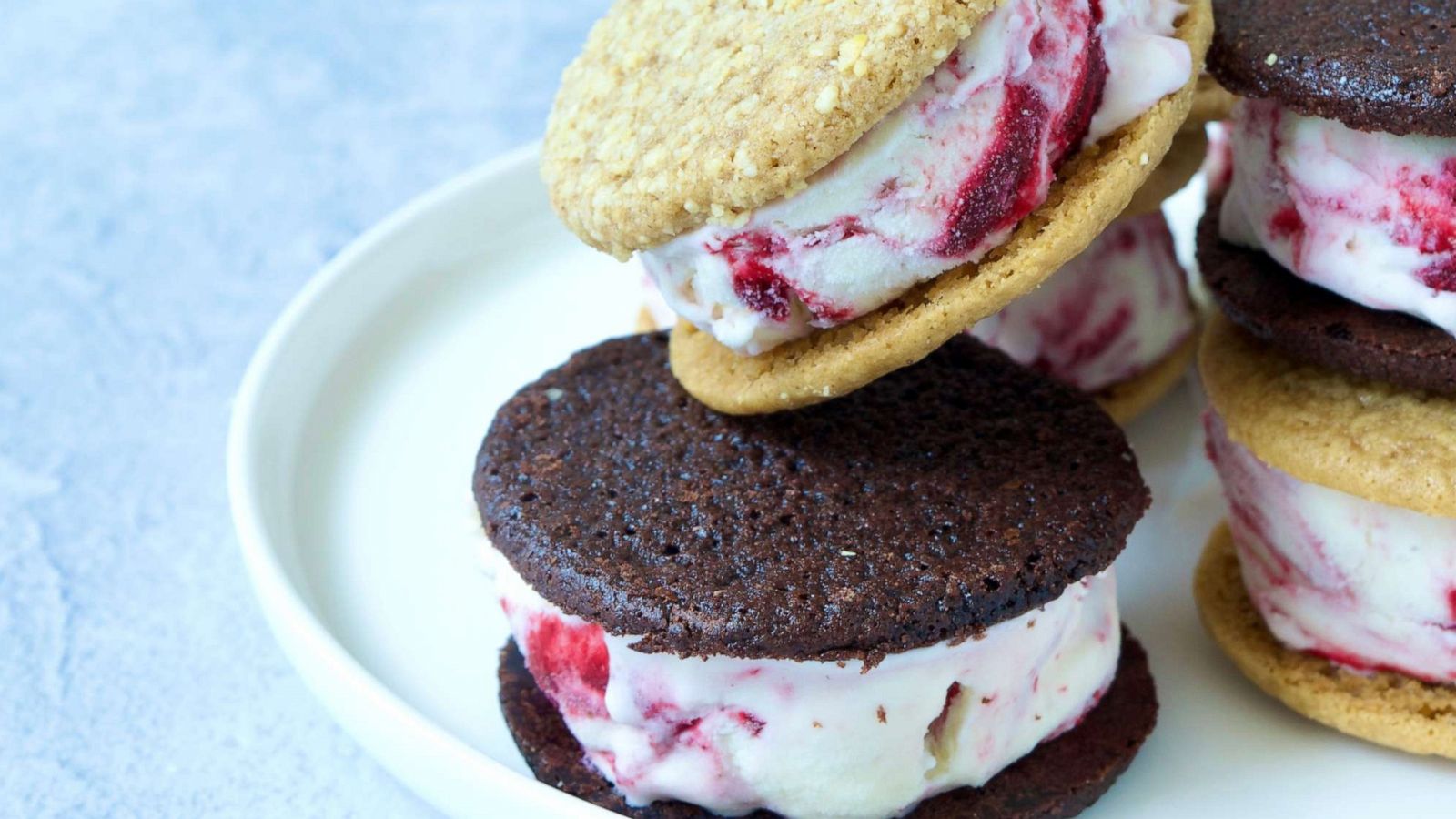 PHOTO: Dan Langan's homemade easy ice cream sandwiches.