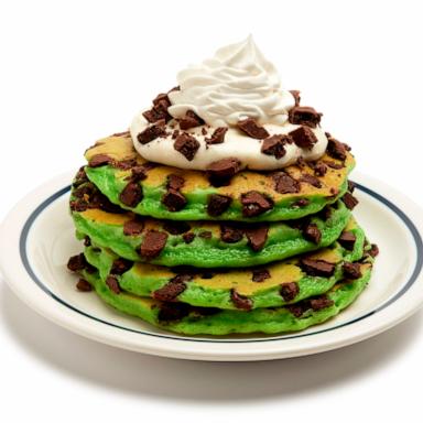 PHOTO: A stack of new Girl Scout Thin Mint pancakes from IHOP.