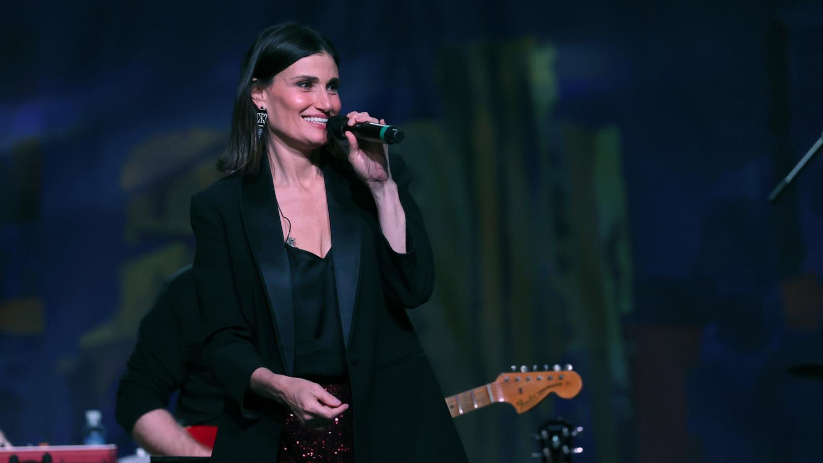 PHOTO: Idina Menzel performs at the UMC Foundation's 2023 Evening of Hope Gala benefiting UMC Children's Hospital at Paris Las Vegas, Oct. 13, 2023.