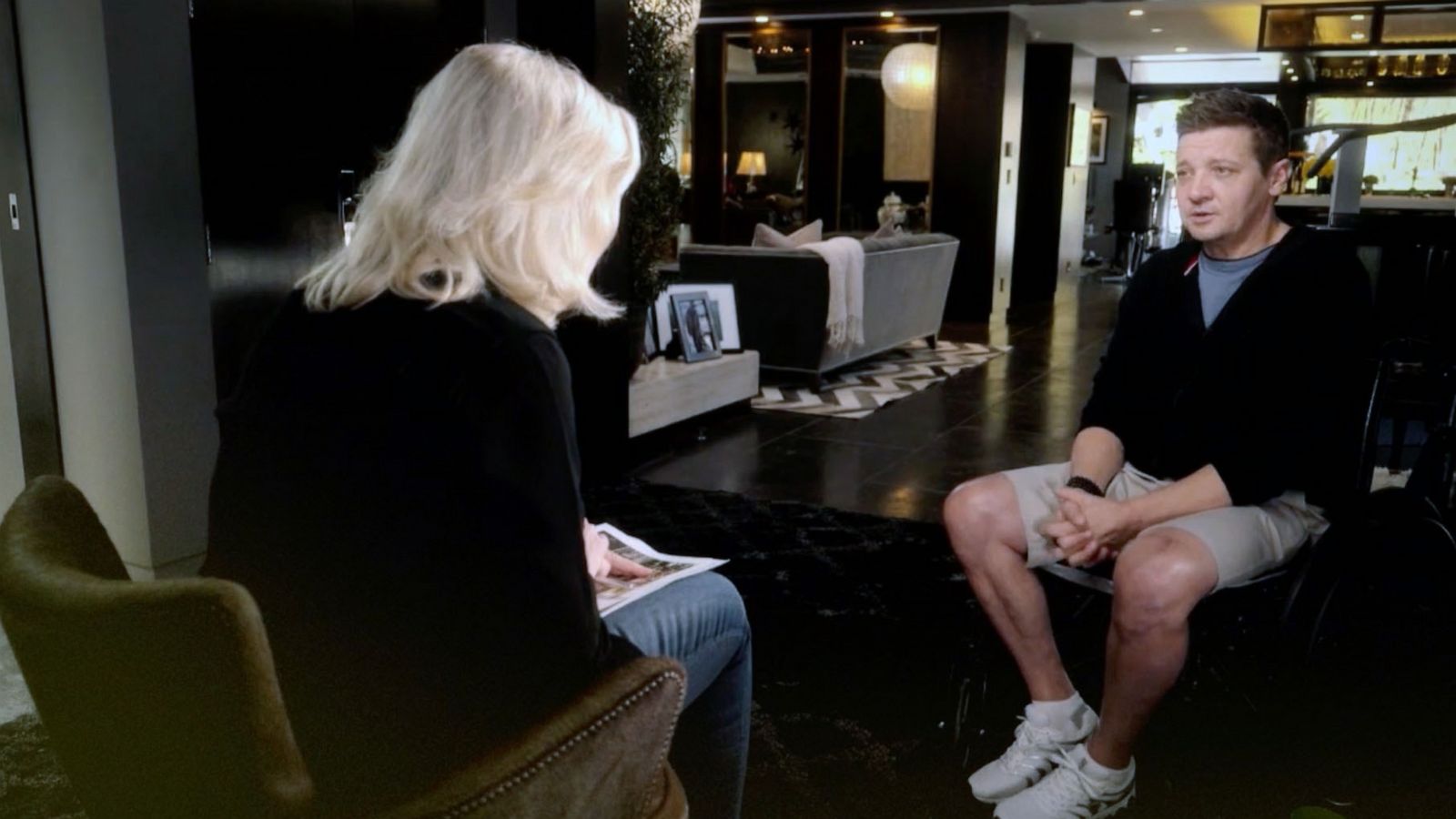 PHOTO: Actor Jeremy Renner sits down with Diane Sawyer for the first interview since his life-threatening snowplow accident.