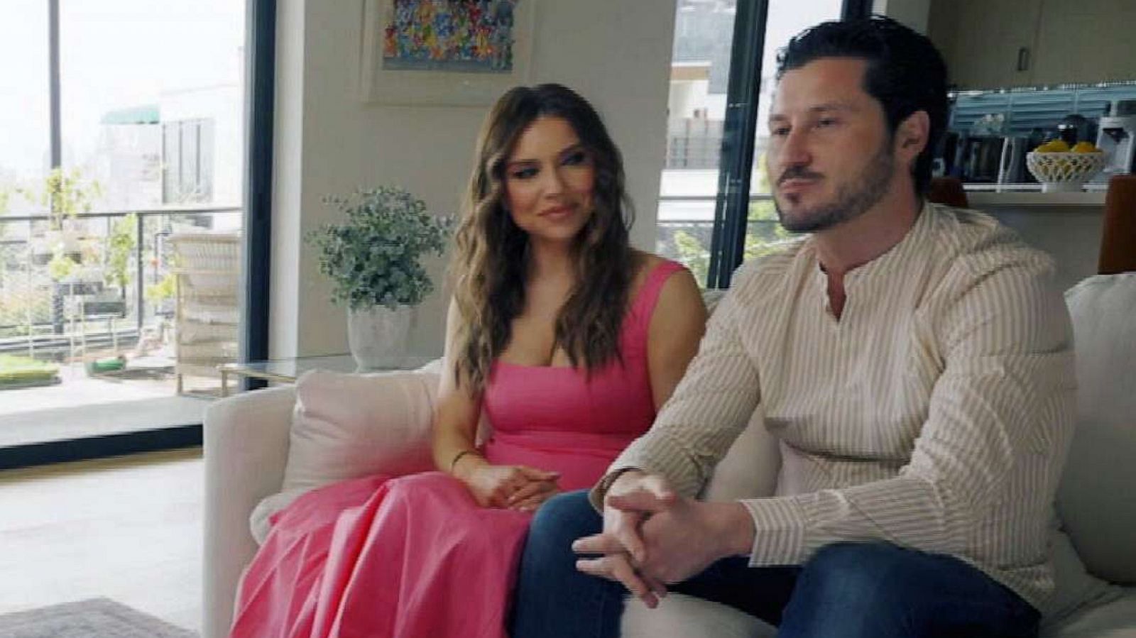 PHOTO: Jenna Johnson and Val Chmerkovskiy appear on "Good Morning America."