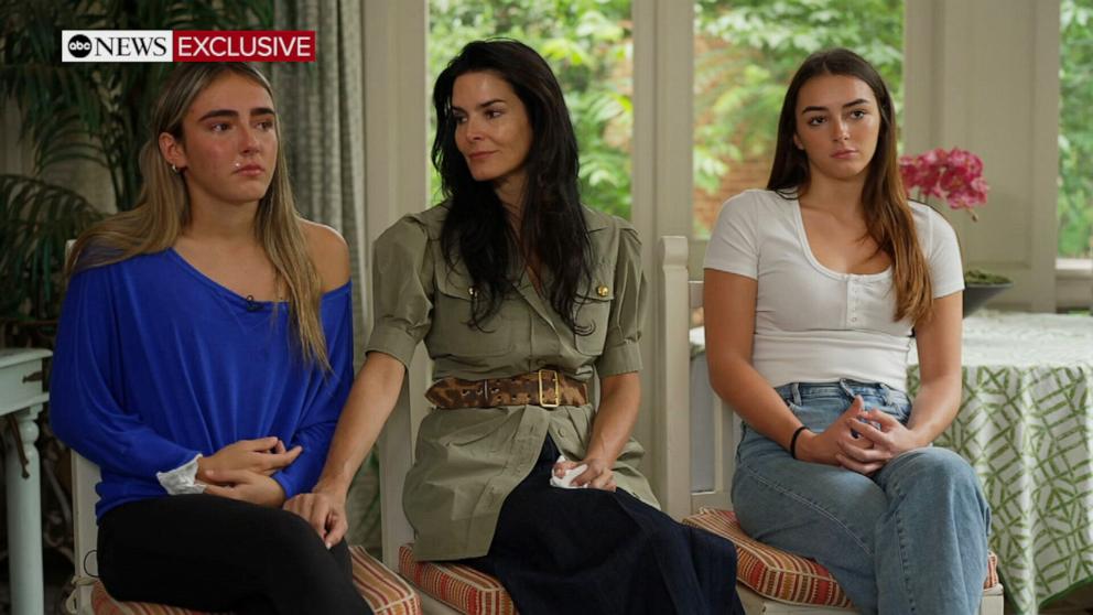 PHOTO: Actress Angie Harmon and her daughters Emery and Avery with ABC News' Juju Chang in an interview that aired May 15, 2024, on "Good Morning America."