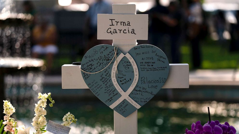 VIDEO: Husband of teacher killed at Texas elementary school shooting dies