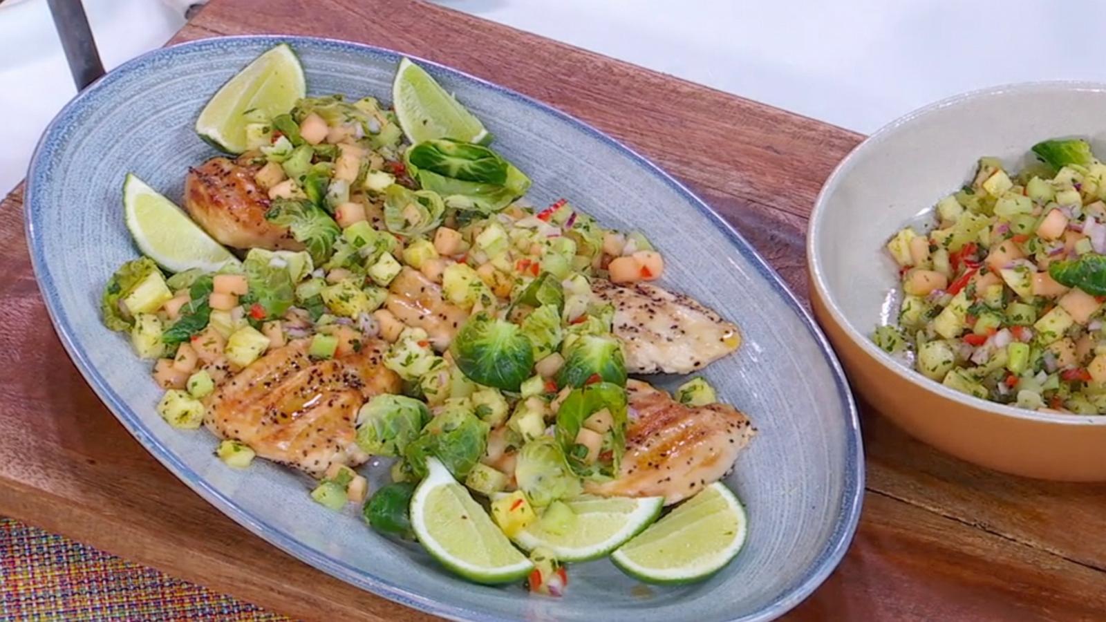 PHOTO: Chef Robert Irvine drops by "GMA3" to cook up his grilled chicken with pineapple and cantaloupe salsa.