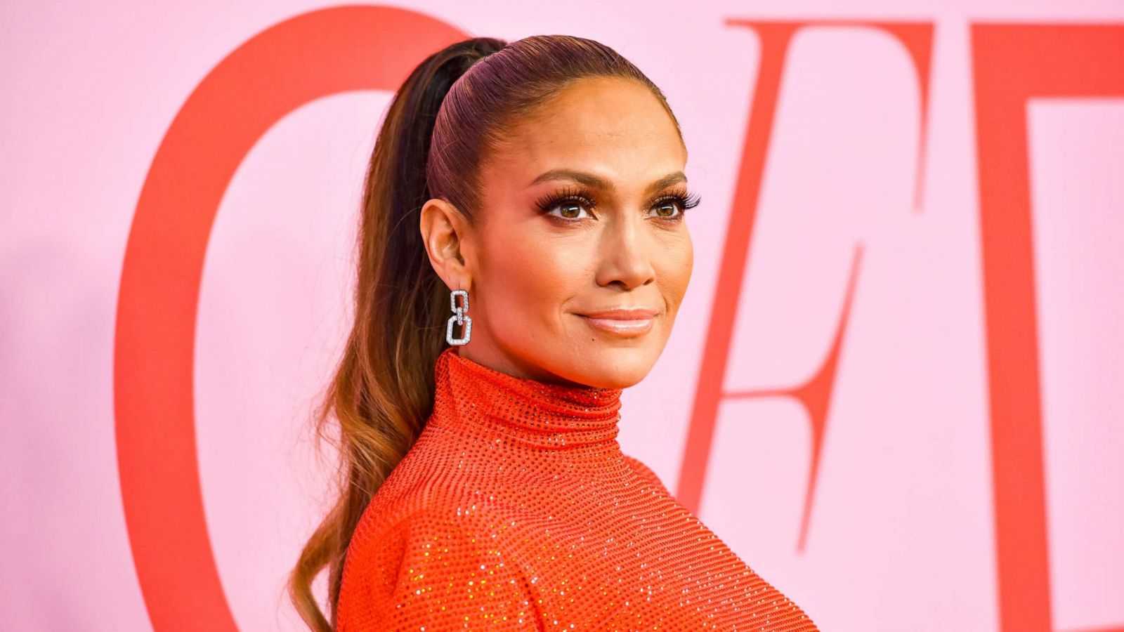 PHOTO: Jennifer Lopez attends the 2019 CFDA Fashion Awards- Arrivals at Brooklyn Museum on June 03, 2019 in New York City.